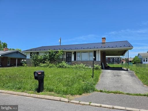 1426 LAUREL COURT - Photo 1