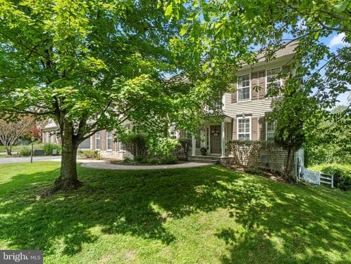 6418 ERIN DRIVE - Photo 1