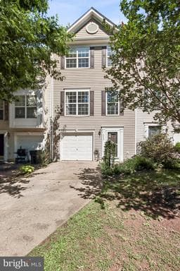 2244 FORSYTHIA DRIVE - Photo 1