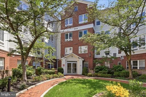 801 S GREENBRIER STREET 306
