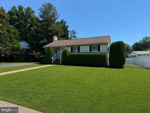 3223 Holly Hill Dr, Falls Church, VA 22042-3656, United States
