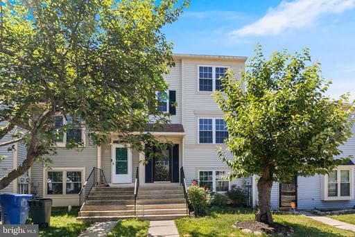 102 RIVERSIDE RUN DRIVE - Photo 1