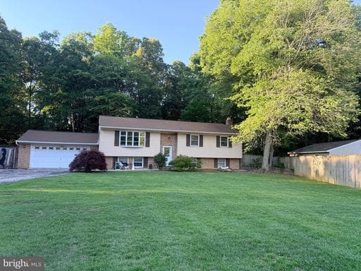 9264 EAST COURT - Photo 1