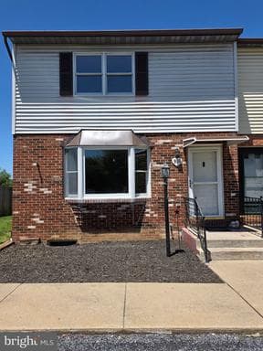 916 Hilltop Dr, Woodstock, VA 22664-1641, United States - Photo 1