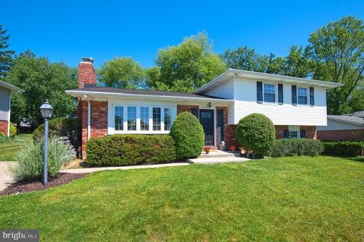 2532 LONDONDERRY ROAD - Photo 1