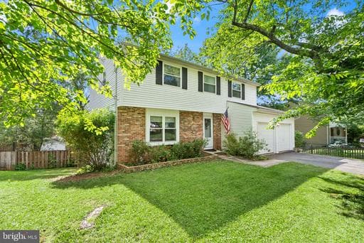 8196 OAKGLEN ROAD - Photo 1