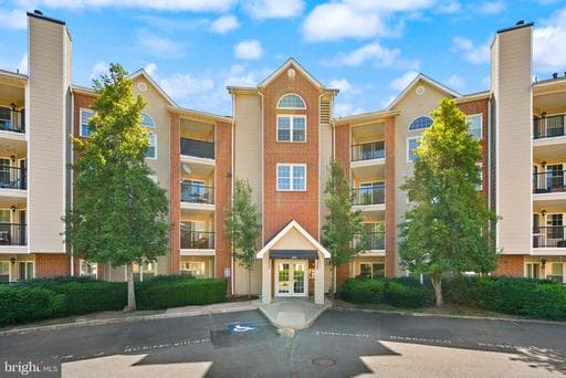 3313 WYNDHAM CIRCLE 3209