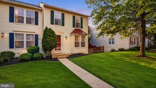 9063 Falcon Glen Ct, Bristow, VA 20136-5737, United States - Photo 1