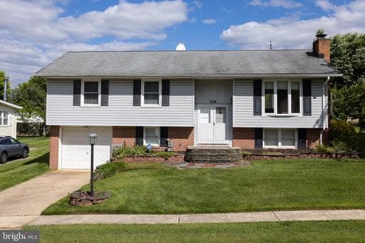 709 BAYBERRY ROAD - Photo 1