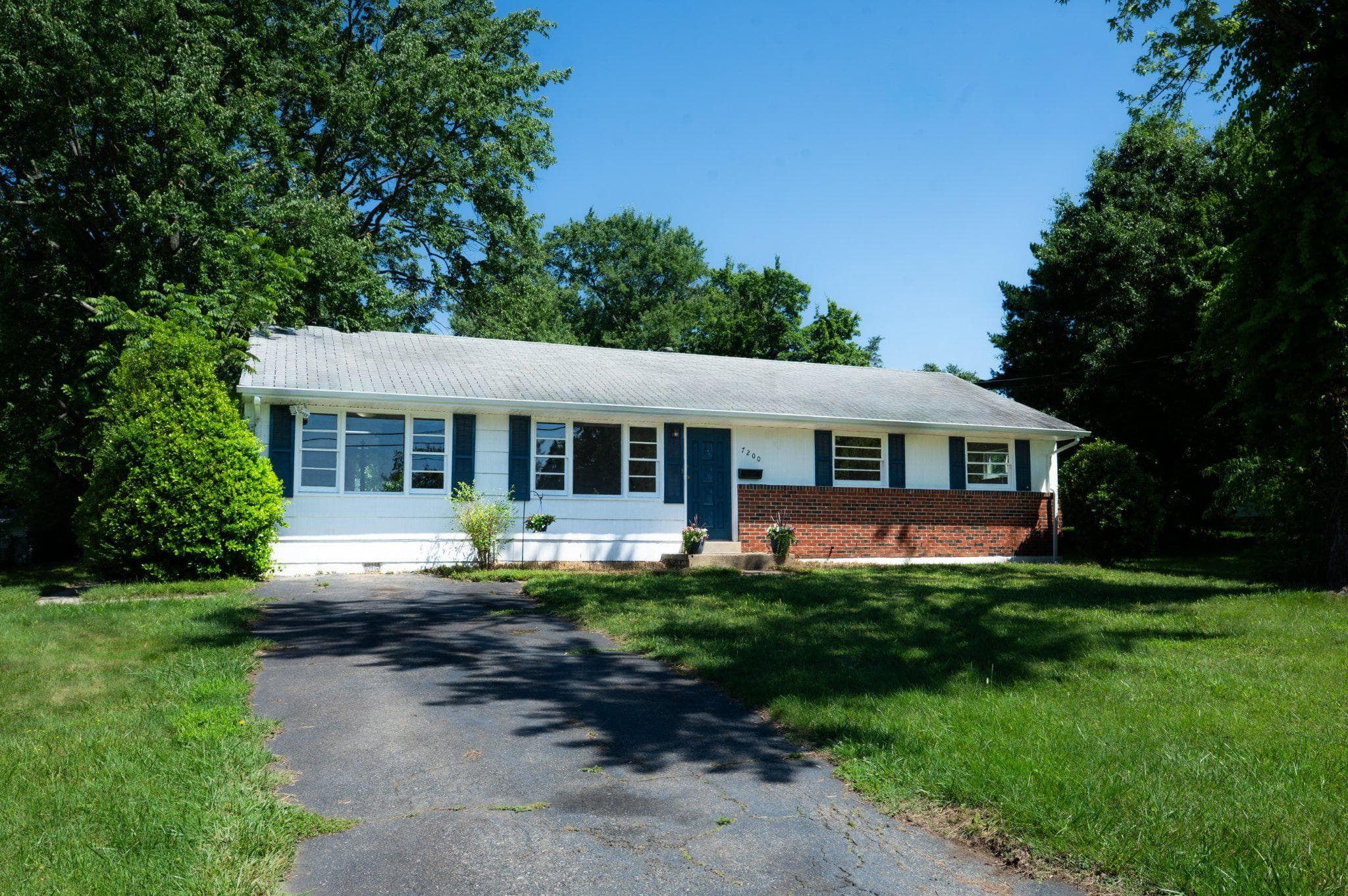 7200 Vellex Ln, Annandale, VA 22003-6028, United States - Photo 1