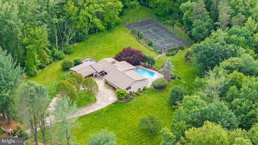 18 MANOR BROOK ROAD - Photo 1