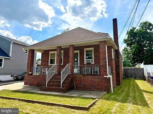 620 N STUART STREET - Photo 1