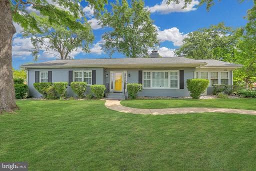 8909 WEIR STREET - Photo 1