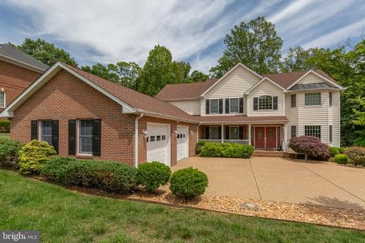 1001 FEATHERSTON COURT