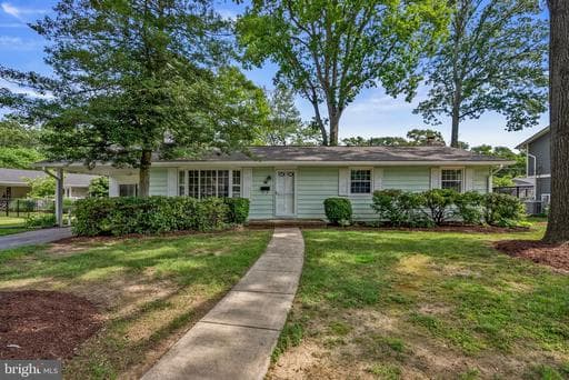 812 COTTONWOOD DRIVE - Photo 1