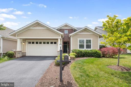 222 GREBE DRIVE - Photo 1