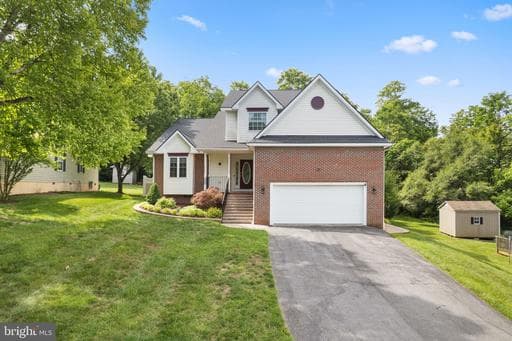 102 FORTRESS DRIVE - Photo 1