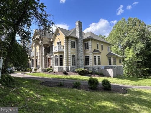 10872 Patowmack Dr, Great Falls, VA 22066-3033, United States - Photo 1