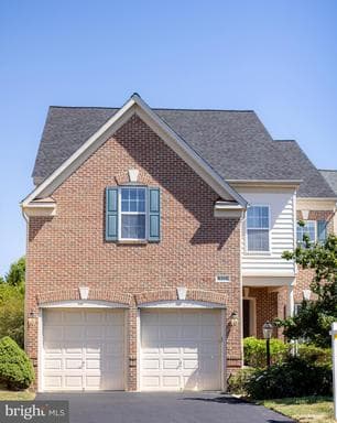 8320 Middle Ruddings Dr, Lorton, VA 22079-2781, United States - Photo 1
