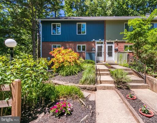 5 LAUREL HILL ROAD - Photo 1
