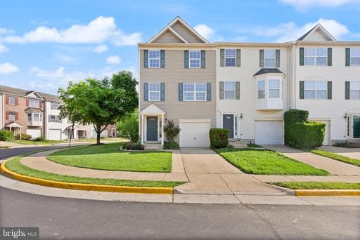 826 VANDERBILT TERRACE - Photo 1