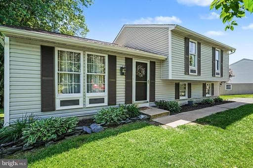 721 EVERIST DRIVE
