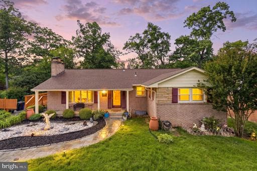 9104 DRAKE PLACE - Photo 1