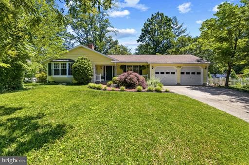 1915 DULANEY PLACE - Photo 1