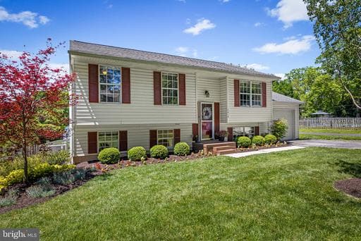 7618 MAPLE AVENUE - Photo 1