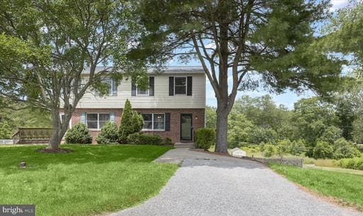 1032 CIRCLE DRIVE - Photo 1