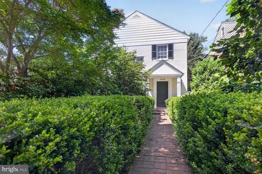 1656 FOXHALL ROAD - Photo 1
