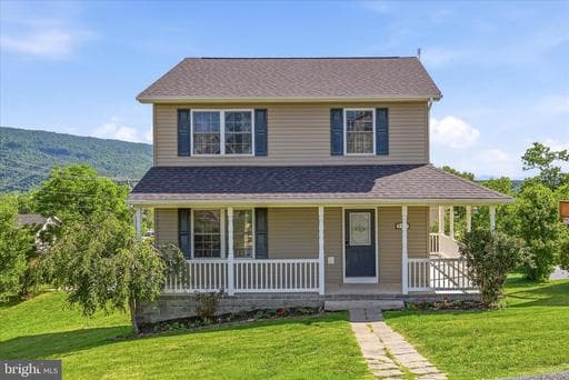 556 THOMPSON STREET - Photo 1