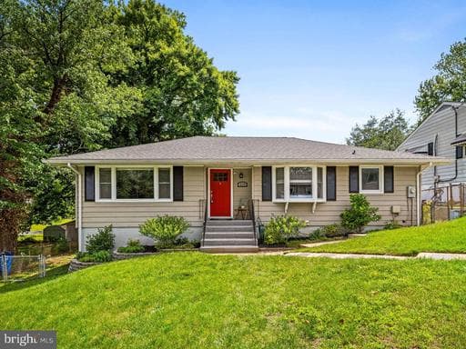 216 PARKER AVENUE - Photo 1