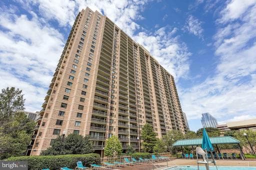 3701 S GEORGE MASON DRIVE 1315N - Photo 1