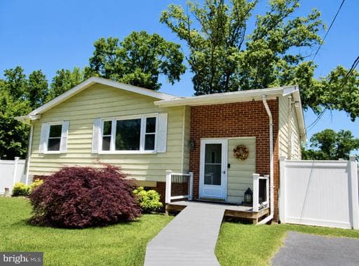 8909 SYLVANIA STREET - Photo 1