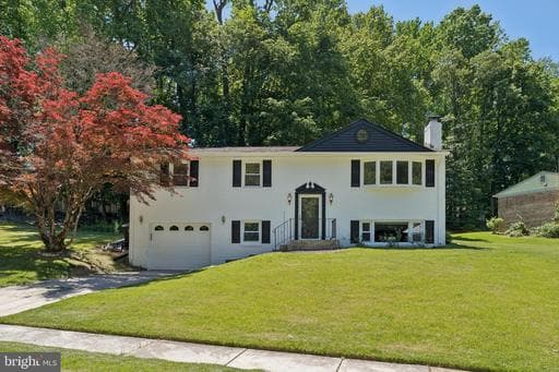 4801 WOODFORD LANE