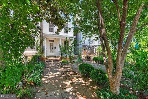 176 NORTH CAROLINA AVENUE - Photo 1