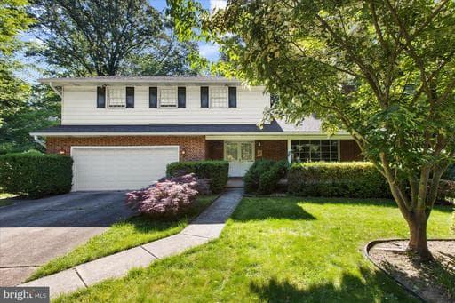 537 DEVONSHIRE COURT - Photo 1