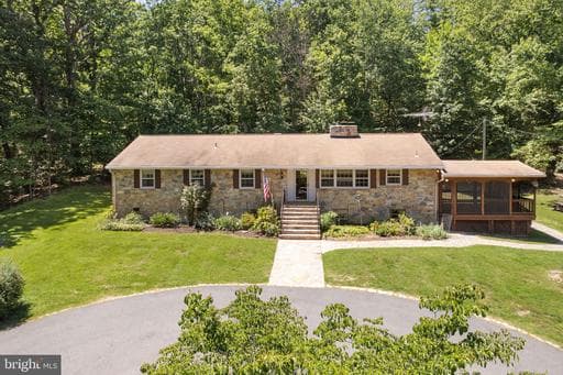 2112 YOUNGS DRIVE - Photo 1