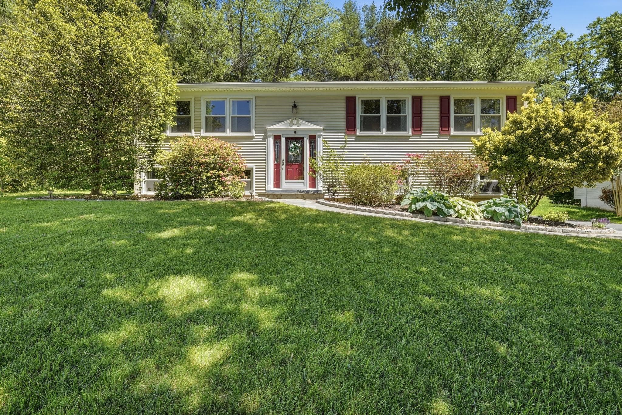 1811 Cranberry Ln, Reston, VA 20191-5203, United States - Photo 1