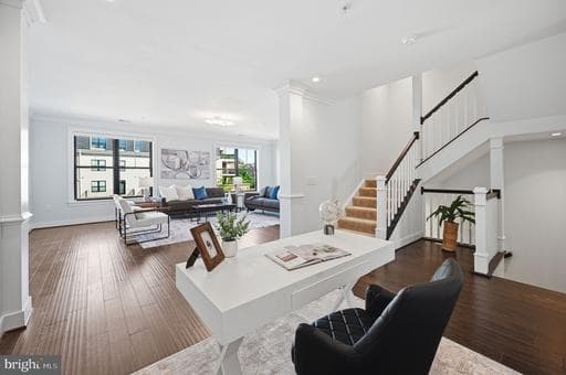 43565 MICHIGAN SQUARE