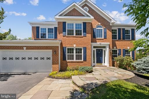 1003 GLENEAGLE COURT - Photo 1