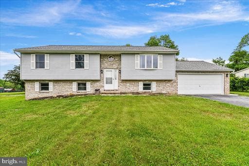 56 VINEYARD DRIVE - Photo 1