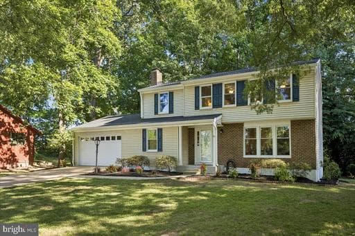 16017 FAIRWAY DRIVE - Photo 1