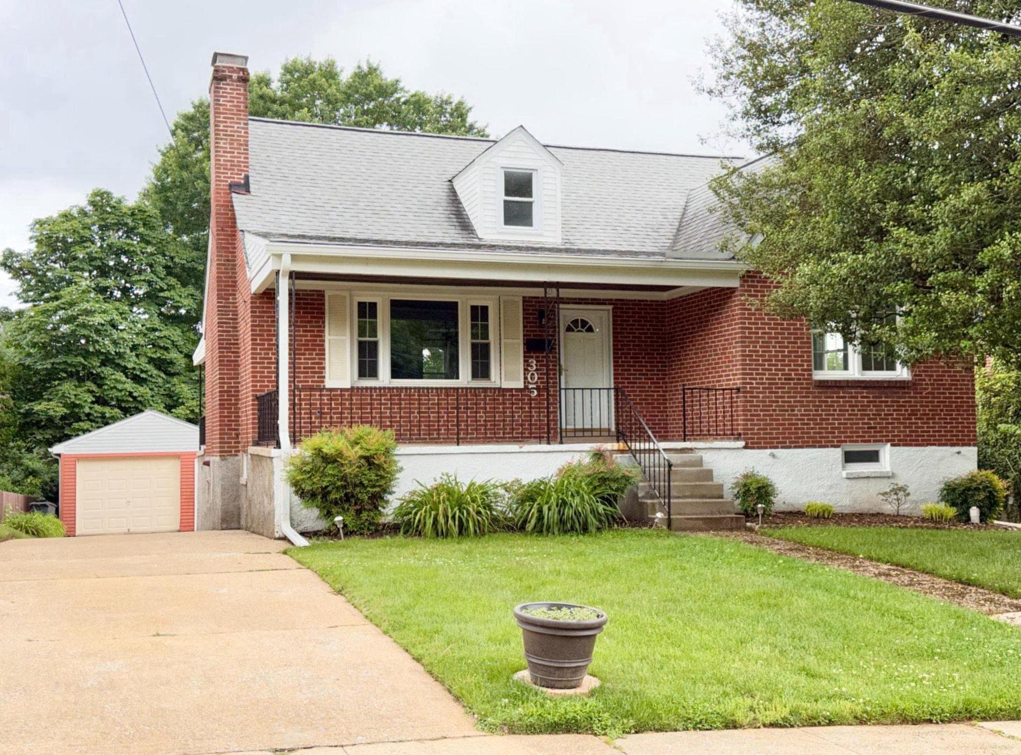 305 Gralan Rd, Catonsville, MD 21228-4212, United States - Photo 1