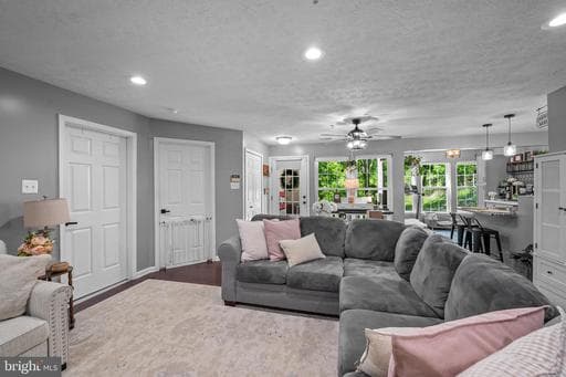 4713 SHELLBARK ROAD 4713 - Photo 1