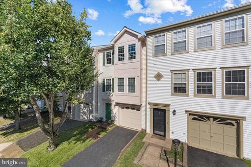 6836 General Lafayette Way, Gainesville, VA 20155-1427, United States - Photo 1