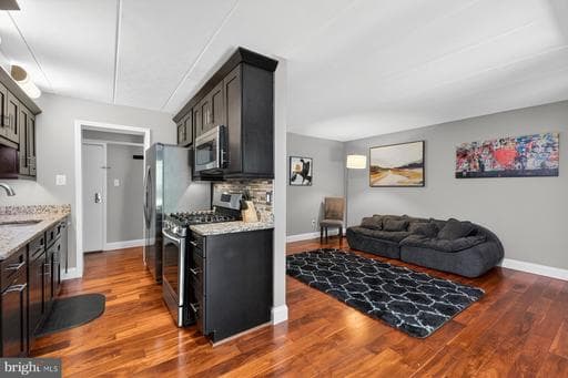 2330 FREETOWN COURT 4/1B