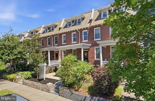 634 LEXINGTON PLACE