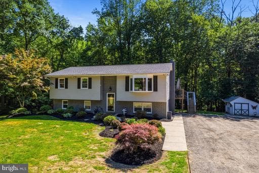 1610 AVERY ROAD - Photo 1